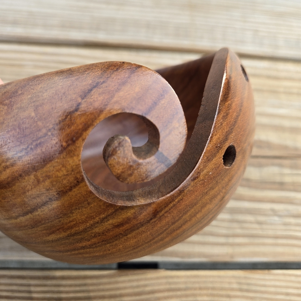 Hand carved wood bowl, small size yarn bowl wooden yarn bowl, knitting - Picture 2 of 11